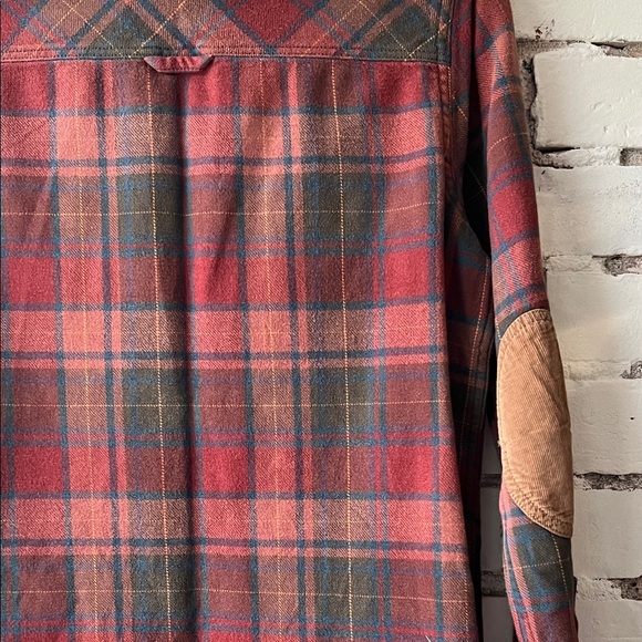 ROOTS structured Red Plaid Button-Up Flannel Shirt - Picture 12 of 12